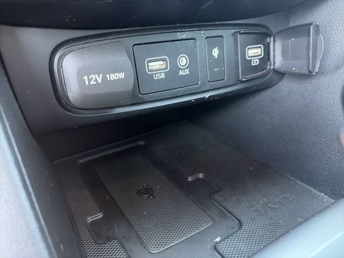 Used 2020 Hyundai Veloster Turbo FWD image 21