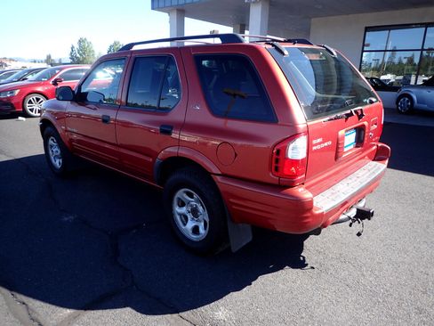 Used 2001 Isuzu Rodeo LS image 3