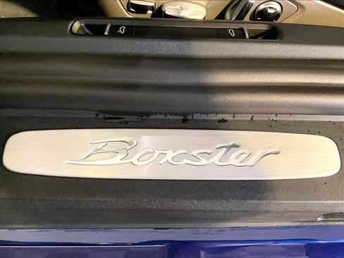 Used 2022 Porsche 718 Boxster RWD image 19