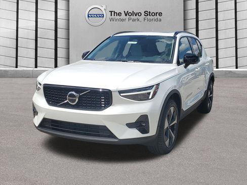 Used 2026 Volvo XC40 B5 Plus w/ Protection Package Premier AWD/4WD image 1