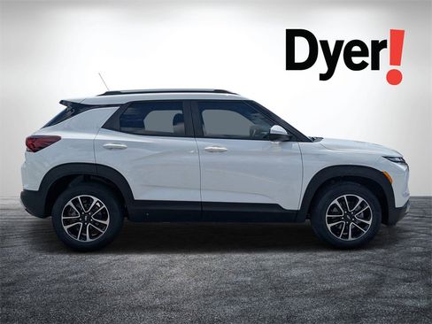 New 2026 Chevrolet TrailBlazer LT w/ Convenience Package image 2