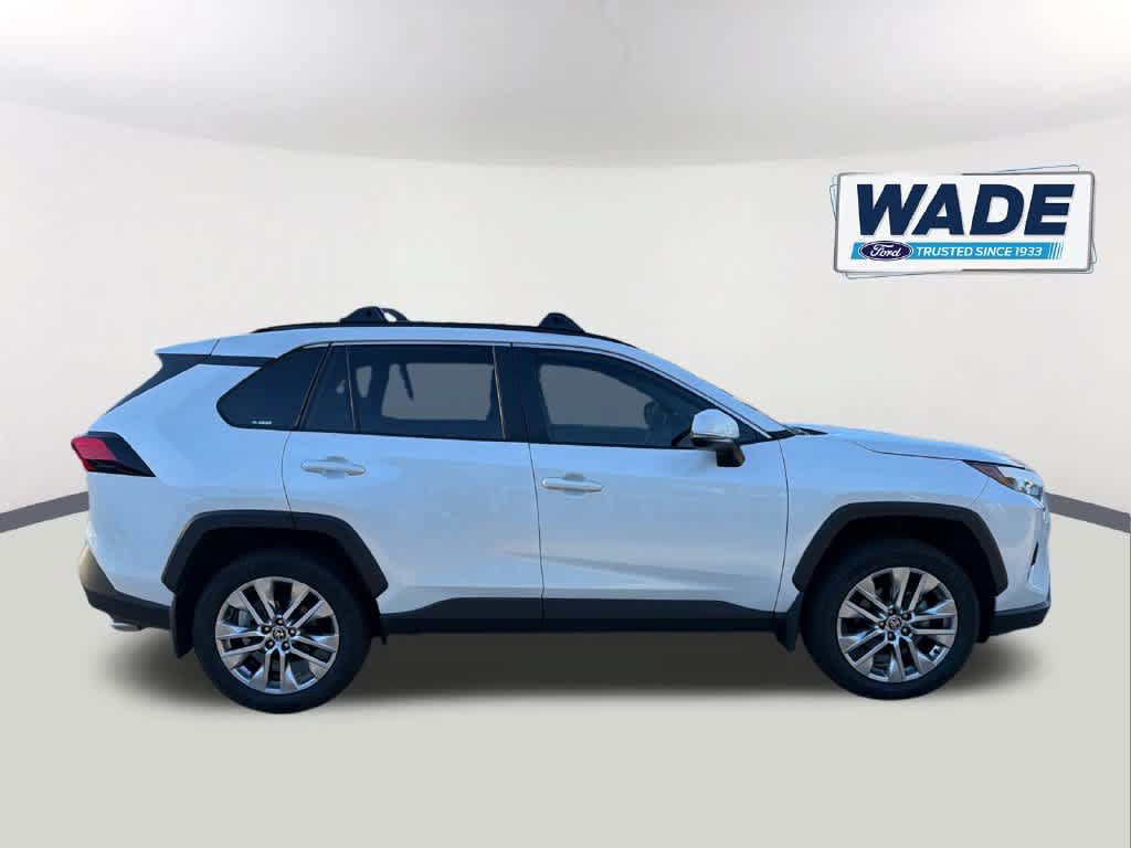 Used 2025 Toyota RAV4 XLE Premium FWD image 4
