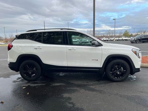 Used 2022 GMC Terrain AT4 w/ Infotainment Package II image 5