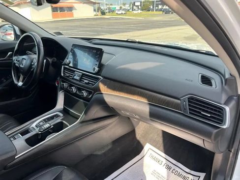Used 2020 Honda Accord Touring image 16