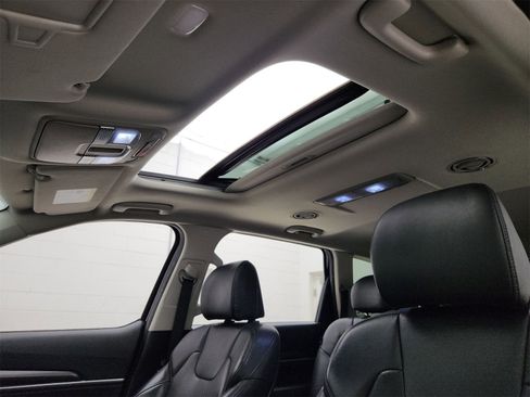 Used 2023 Kia Telluride S w/ S Sunroof Package image 3