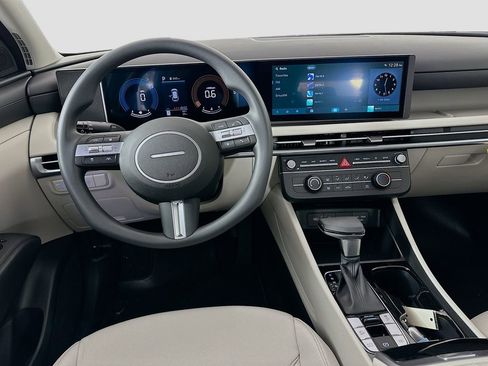 New 2026 Hyundai Tucson SE image 17