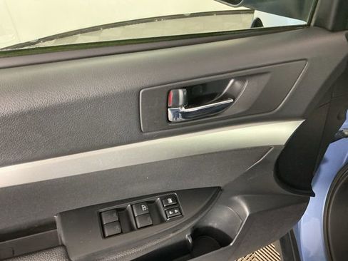 Used 2010 Subaru Outback 2.5i Premium AWD/4WD image 12