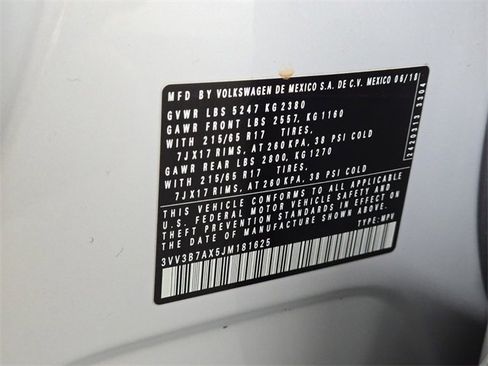 Used 2018 Volkswagen Tiguan SE w/ Panoramic Sunroof Package image 30