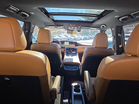 New 2025 Nissan Armada Platinum Reserve image 34