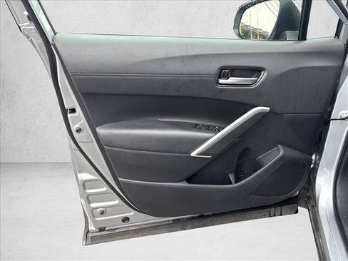 Used 2025 Toyota Corolla Cross XLE FWD image 14