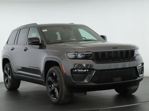 New 2025 Jeep Grand Cherokee Limited w/ Black Appearance Package image 1
