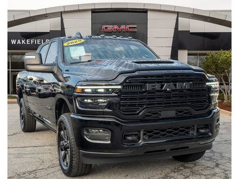 Used 2025 RAM 2500 Laramie AWD/4WD image 1