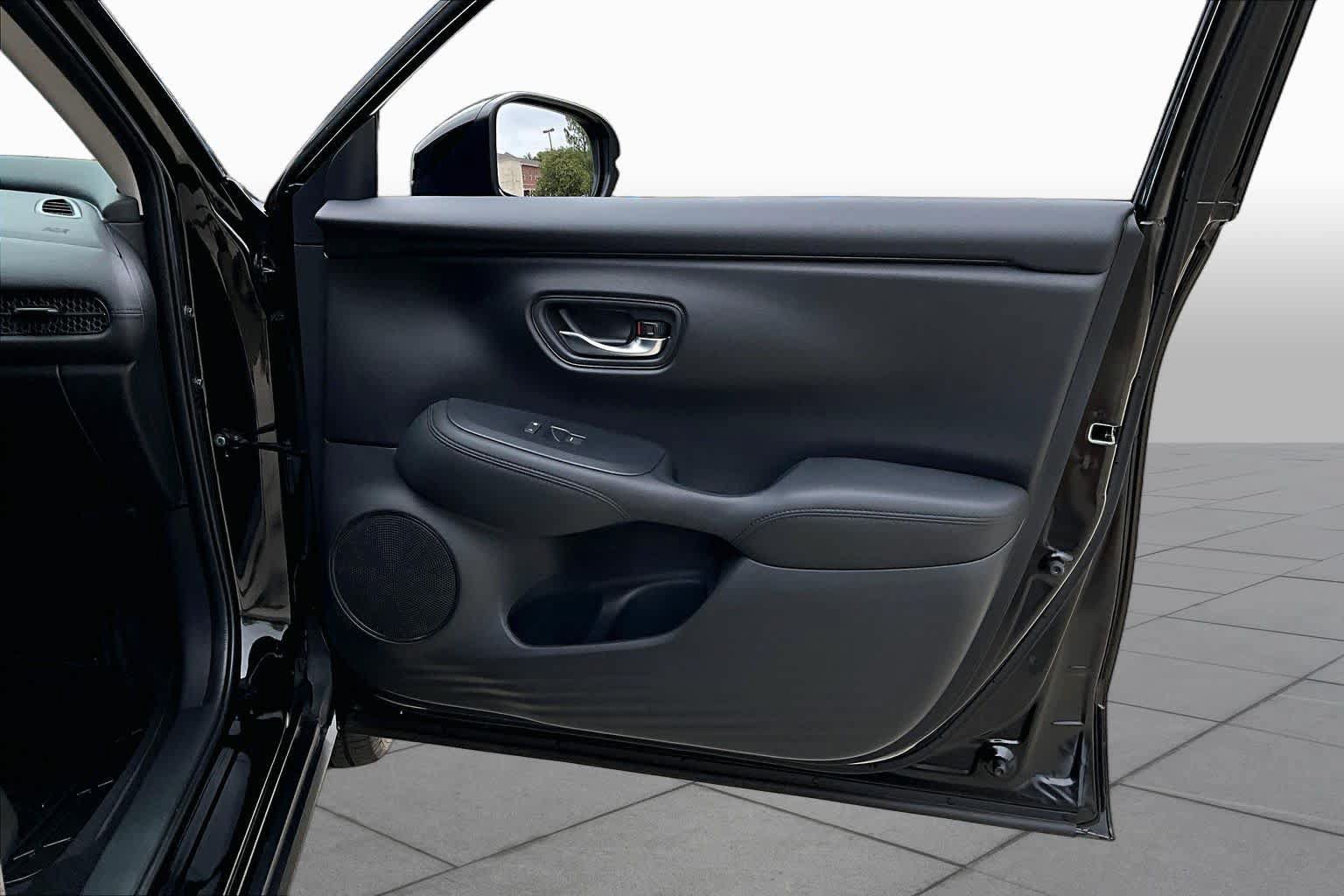 Certified 2027 Honda HR-V LX image 22
