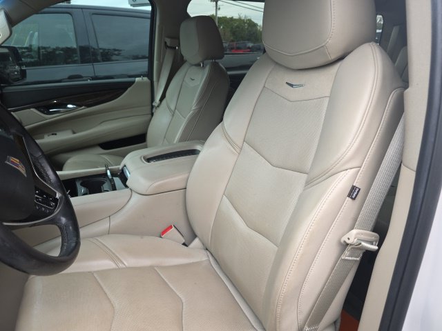 Used 2018 Cadillac Escalade Premium Luxury AWD/4WD image 11
