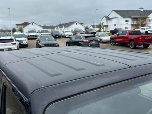 Used 2022 Jeep Wrangler Sport AWD/4WD image 7