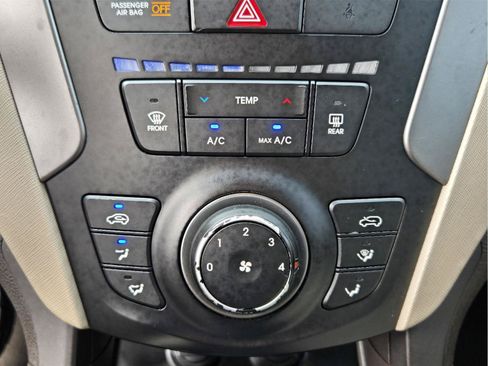 Used 2017 Hyundai Santa Fe Sport FWD image 17