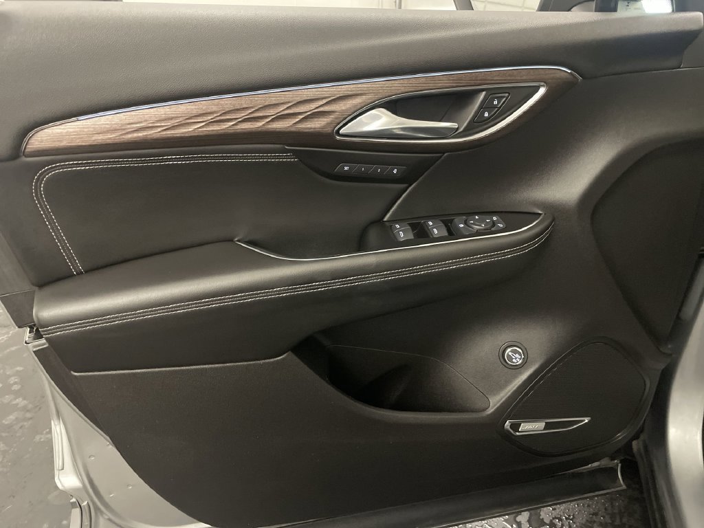 Used 2023 Buick Envision Avenir AWD/4WD image 17