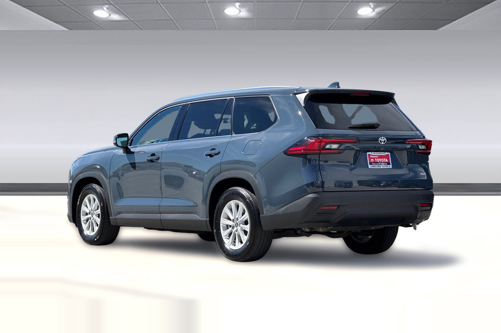 Used 2026 Toyota Grand Highlander FWD image 3