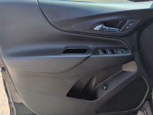 Used 2021 Chevrolet Equinox LT image 25