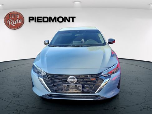 Used 2025 Nissan Sentra SR FWD image 2