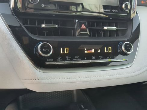 Used 2022 Toyota Corolla XSE image 18