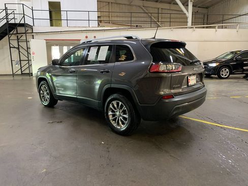 Used 2019 Jeep Cherokee Latitude Plus w/ Comfort/Convenience Group AWD/4WD image 3
