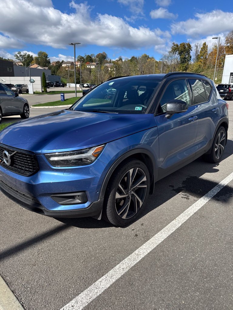 Used 2019 Volvo XC40 T5 R-Design AWD/4WD image 2