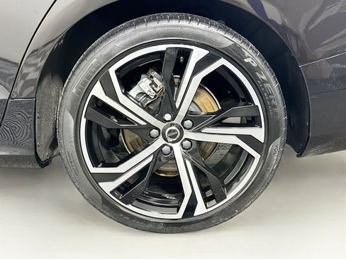 Used 2024 Volvo S60 B5 Core image 11
