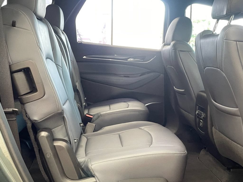 Used 2023 Buick Enclave Essence AWD/4WD image 20