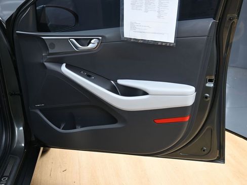 Used 2022 Hyundai Ioniq Limited FWD image 36