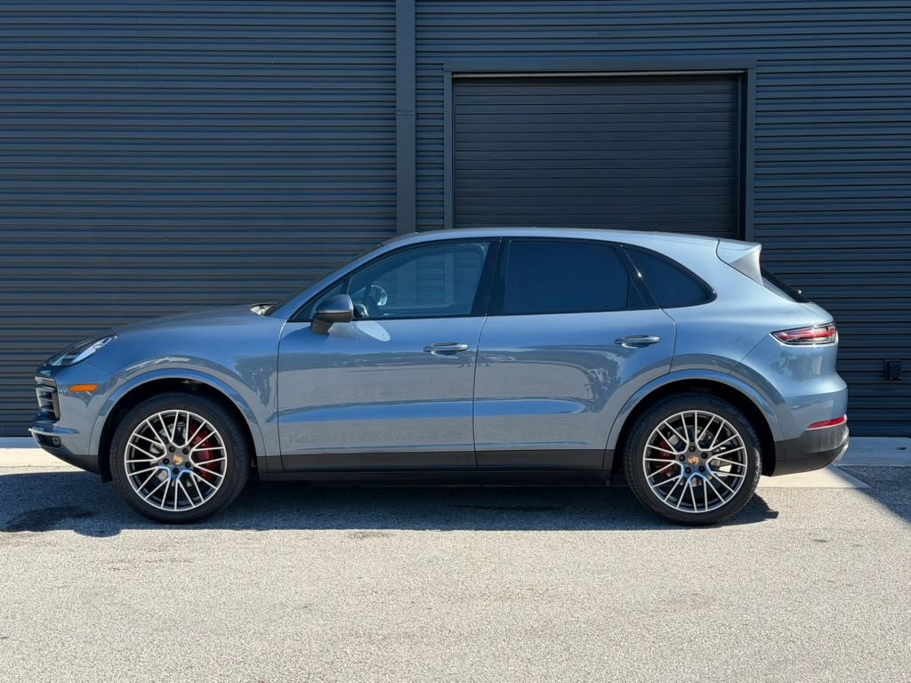 Used 2020 Porsche Cayenne AWD/4WD image 2