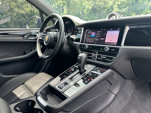 Used 2023 Porsche Macan AWD/4WD image 24