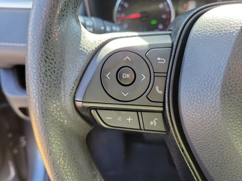 Used 2021 Toyota RAV4 XLE w/ Convenience Package FWD image 25