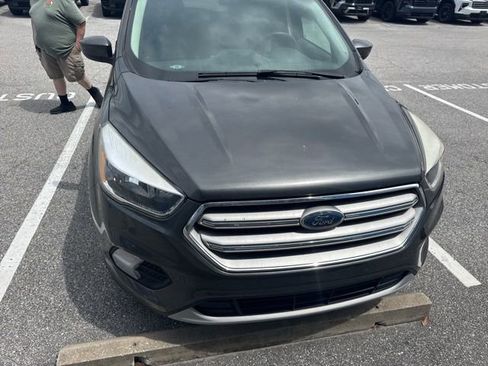 Used 2018 Ford Escape SE w/ SE Sync 3 Package image 5