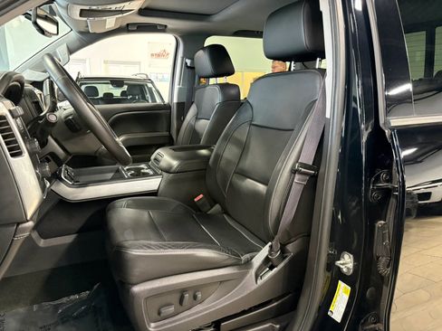 Used 2017 Chevrolet Silverado 1500 LTZ Z71 w/ LTZ Plus Package AWD/4WD image 9