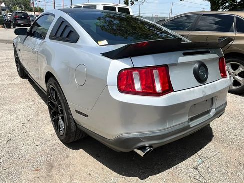 Used 2010 Ford Mustang GT RWD image 6