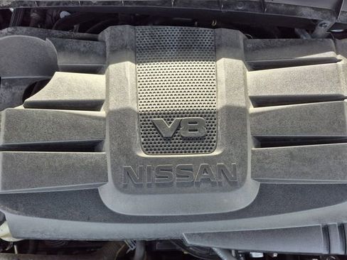 Used 2024 Nissan Titan SV w/ SV Convenience Package RWD image 24