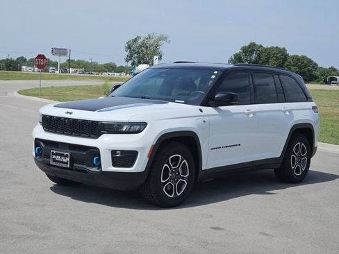 Used 2022 Jeep Grand Cherokee Trailhawk AWD/4WD image 3