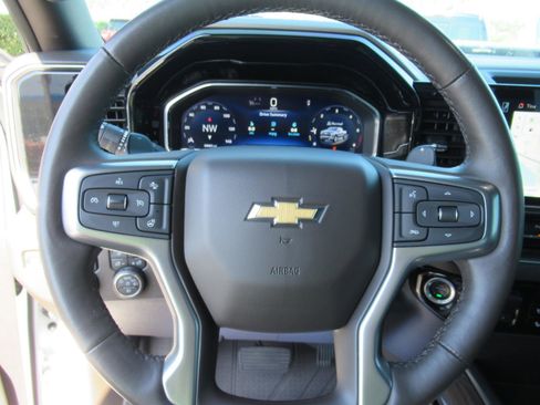 Used 2023 Chevrolet Silverado 1500 LTZ image 19