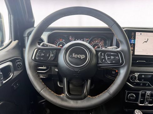 Used 2024 Jeep Wrangler Unlimited Sport AWD/4WD image 12