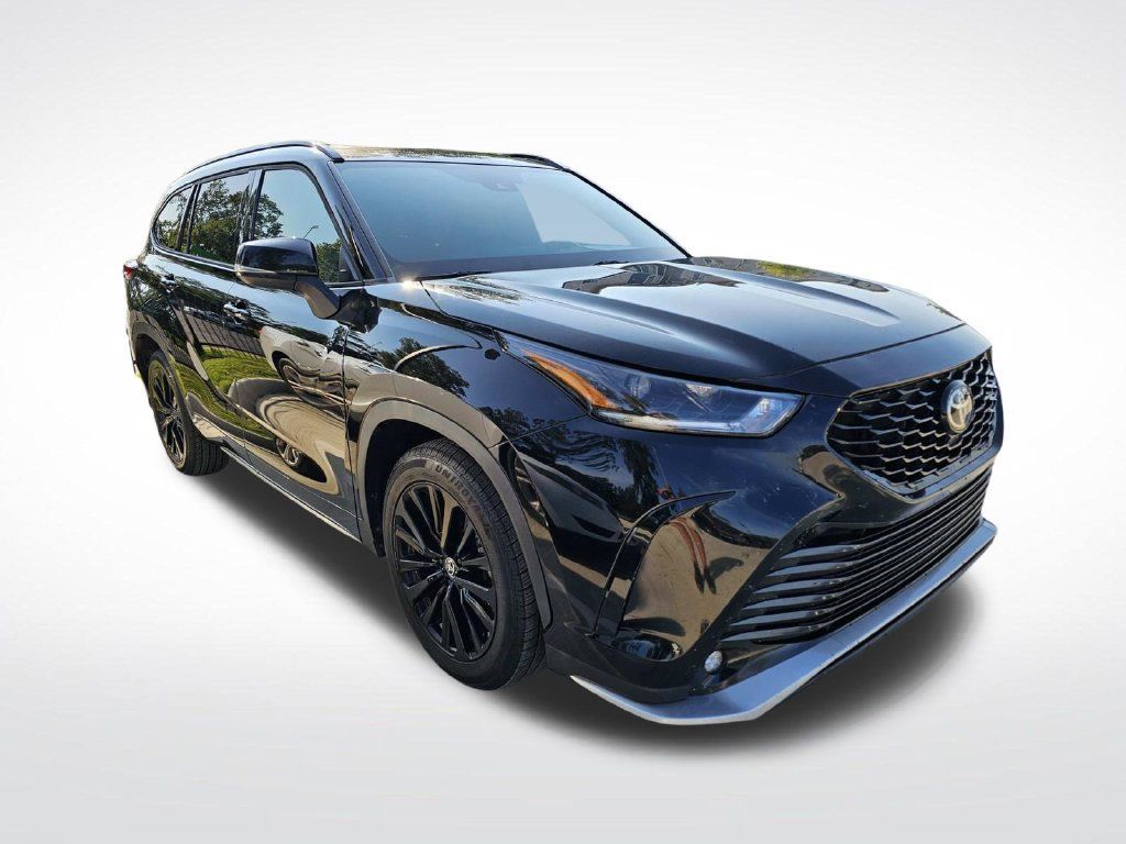 Used 2023 Toyota Highlander XSE FWD 360° Tour