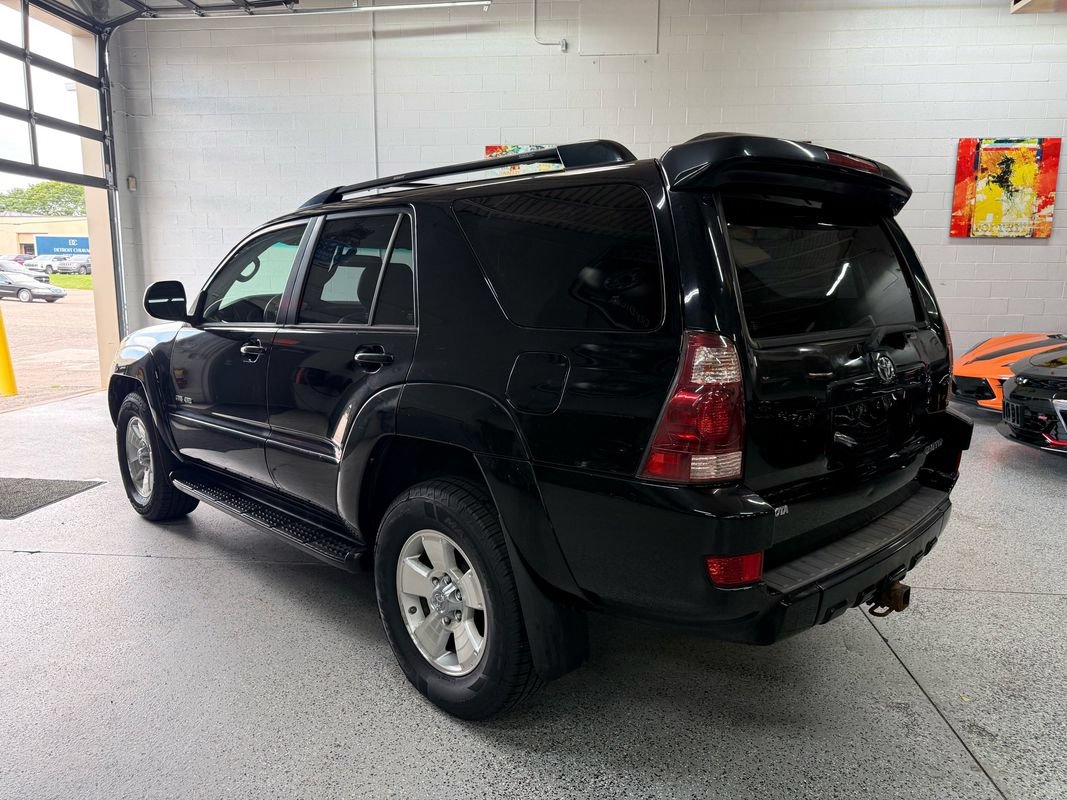Used 2005 Toyota 4Runner SR5 AWD/4WD image 3