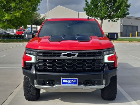 Used 2024 Chevrolet Silverado 1500 ZR2 w/ Technology Package image 10