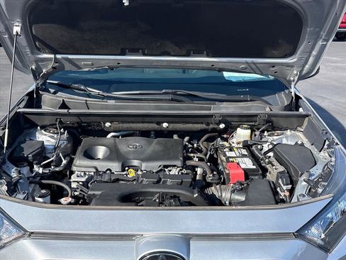 Used 2020 Toyota RAV4 LE image 31