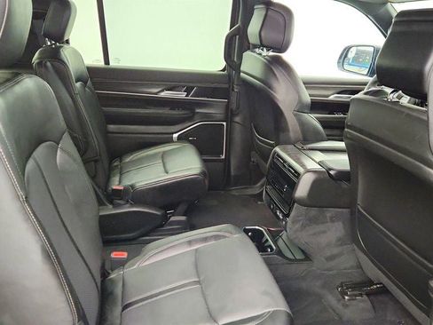 Used 2023 Jeep Wagoneer Series II w/ Premium Group I image 23