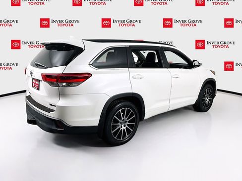 Certified 2018 Toyota Highlander SE image 7