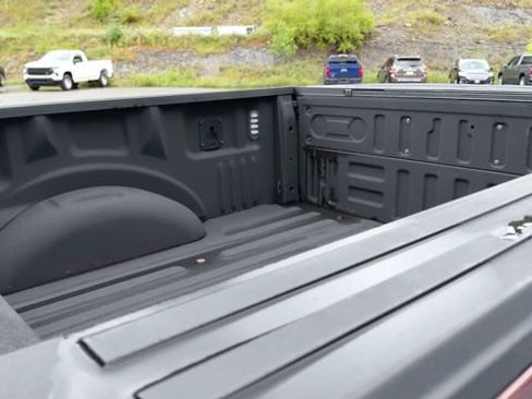 Used 2017 Ford F150 Lariat w/ Equipment Group 502A Luxury AWD/4WD image 28