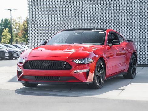 Used 2022 Ford Mustang GT w/ Equipment Group 301A image 5