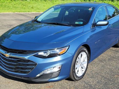 Used 2025 Chevrolet Malibu LT FWD image 3
