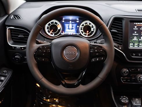 Used 2023 Jeep Cherokee Altitude Lux w/ Mopar Interior Package AWD/4WD image 14